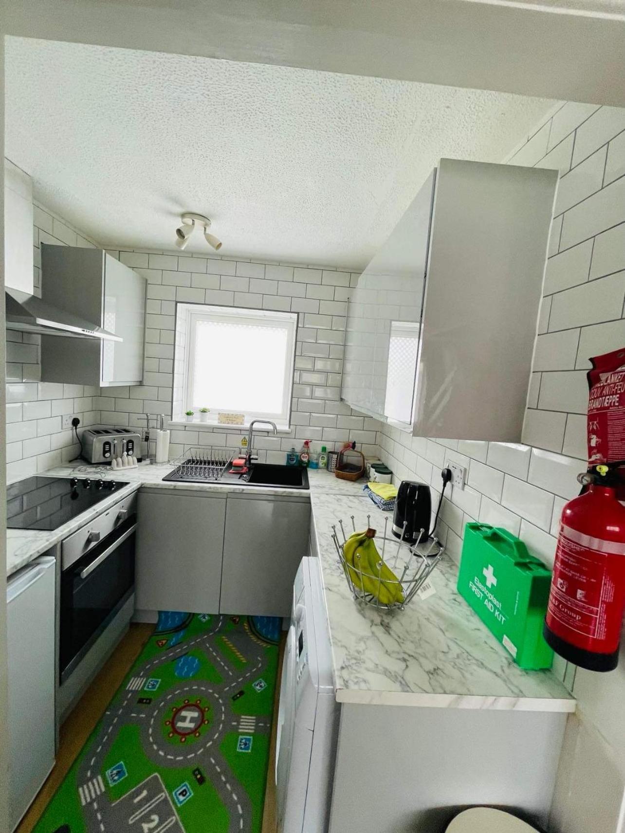 לואסטופט Villa Sea View 3-Bed Heated Pool Eat Bar Kids Park מראה חיצוני תמונה